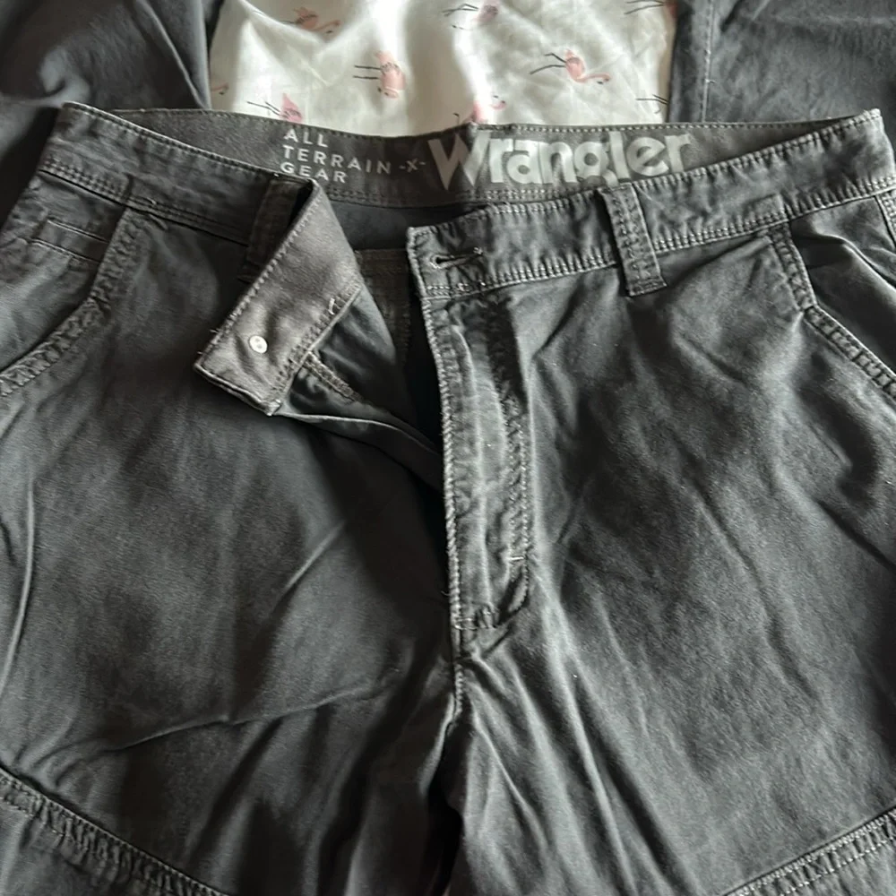 Wrangler Dark Gray All Terrain Gear Pants - 36x32 - Picture 2 of 5